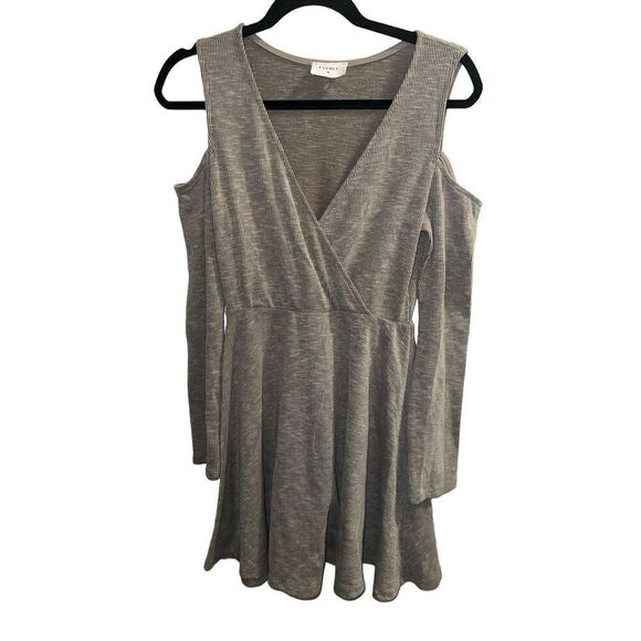 ✨Everly Cold Shoulder Long Sleeve Ribbed Tan Sz Medium Dress✨ - Picture 4 of 7